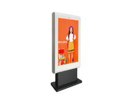 スクリーンの表記の表示屋外の縦LCD表示を広告するキオスクのデジタル表記屋外のデジタル