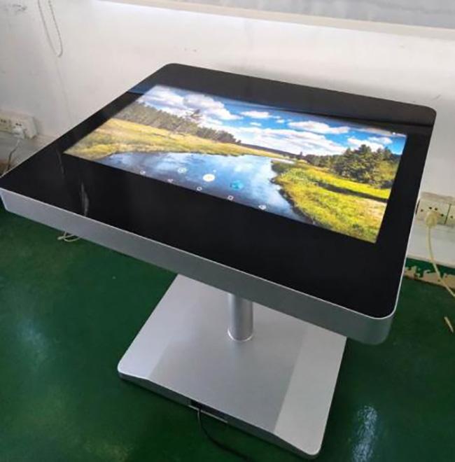 防水相互Lcdスクリーンはモールまたはレストランのための接触のコーヒー テーブルのスマートなゲーム テーブルに触れる